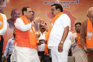 BJP takes lead in Gujarat local body polls