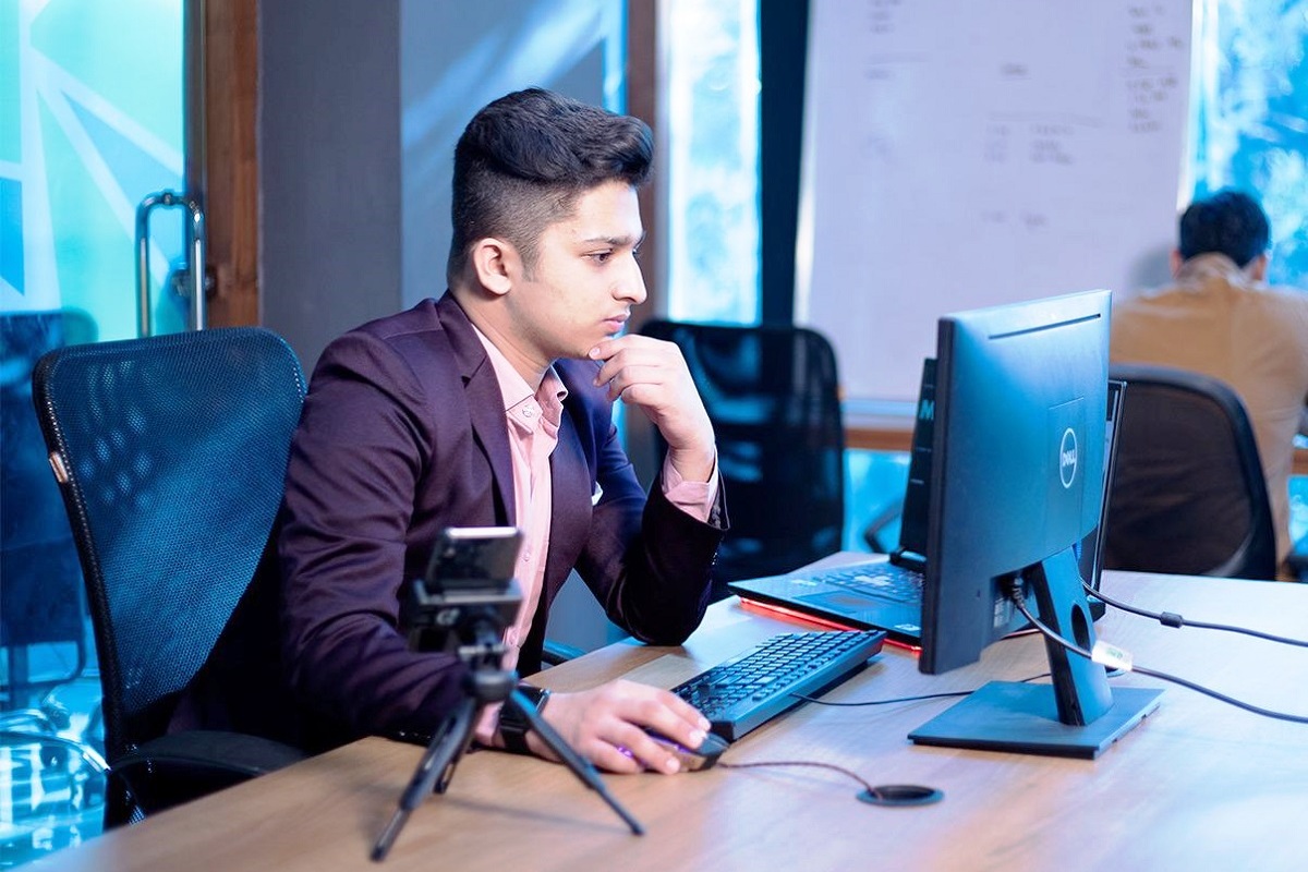 Founder of Mevrex Lakshay Jain got success with his hard work and talent