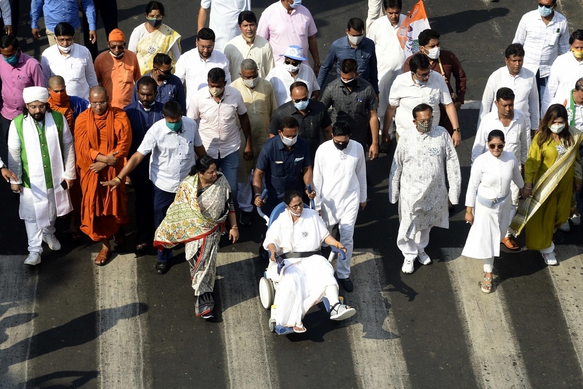 Wheelchair-bound Mamata Banerjee says ‘won’t bow down’ during Kolkata rally