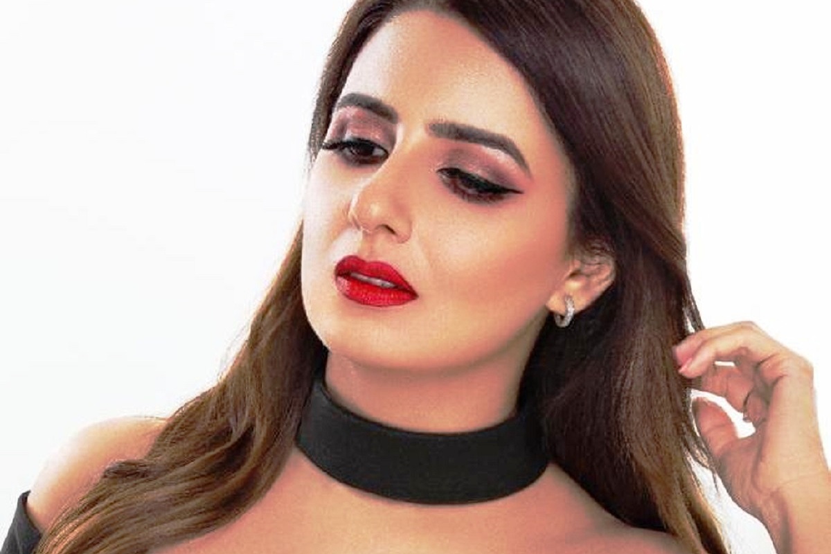 Makeup artist Reshu Malhotra sheds light on some beauty myths