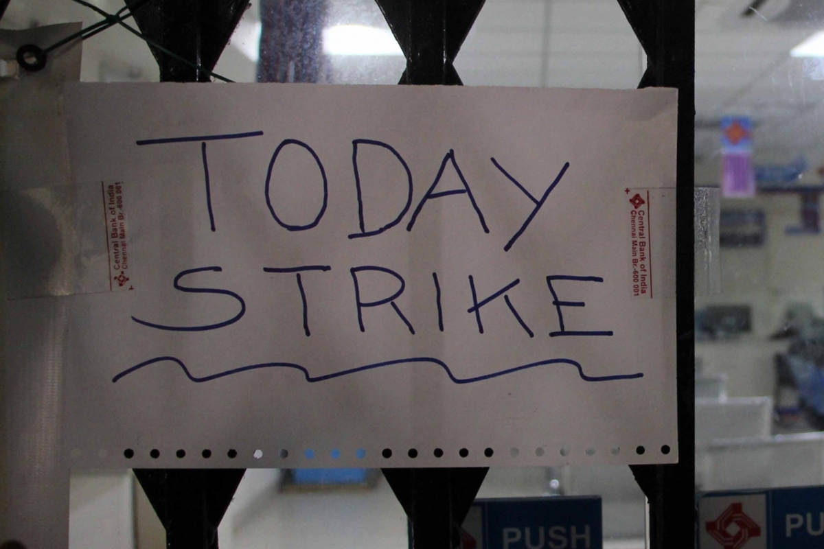 2nd day of bank’s nationwide strike continues to affect banking services