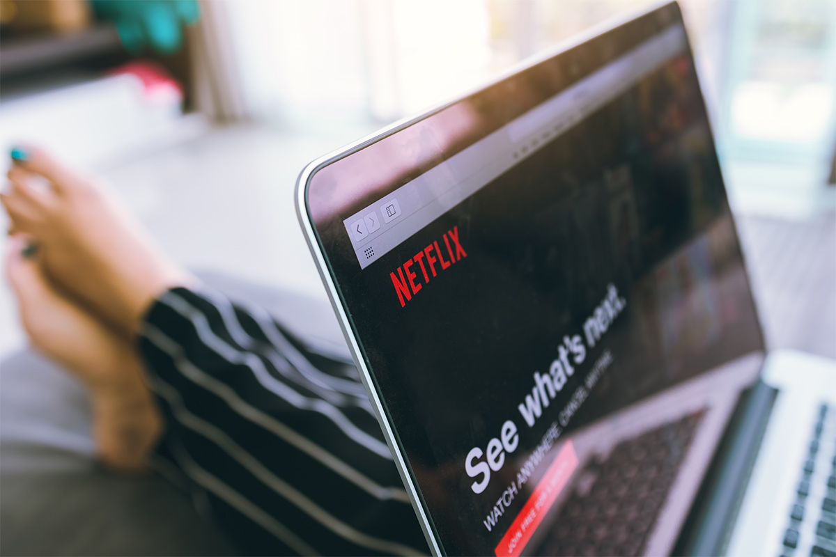 Netflix considers password-sharing crackdown