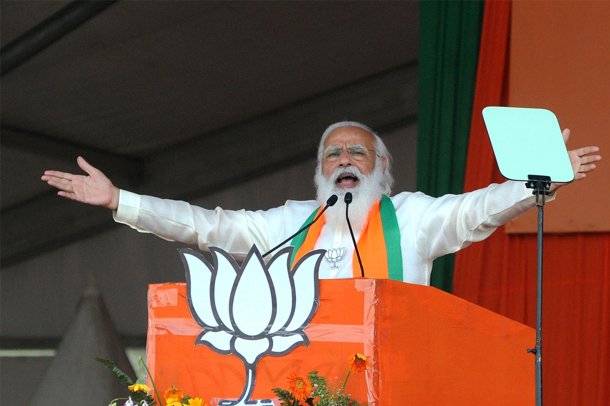 Mamata ‘clean bowled’, her entire team asked to leave field: Modi at Bardhaman rally