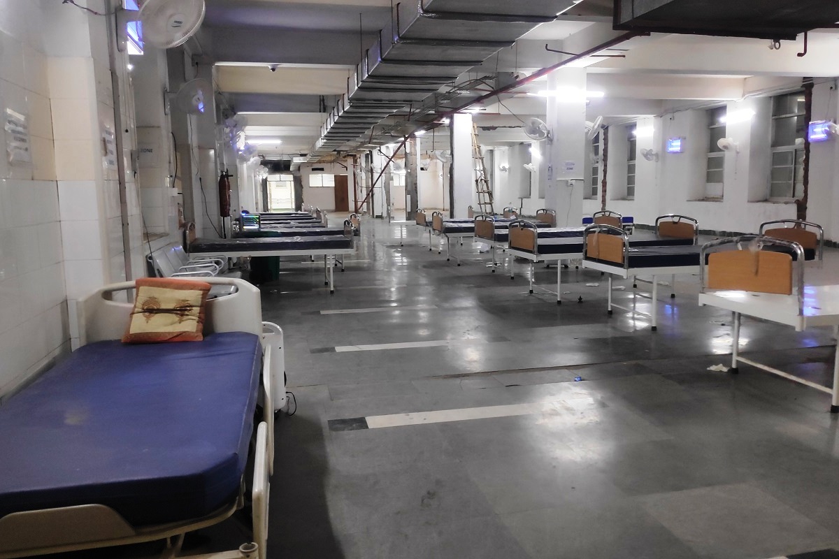 Oxygen Crisis: Delhi government Hospital stalls its holding area for Covid patients, no new admission till next supply