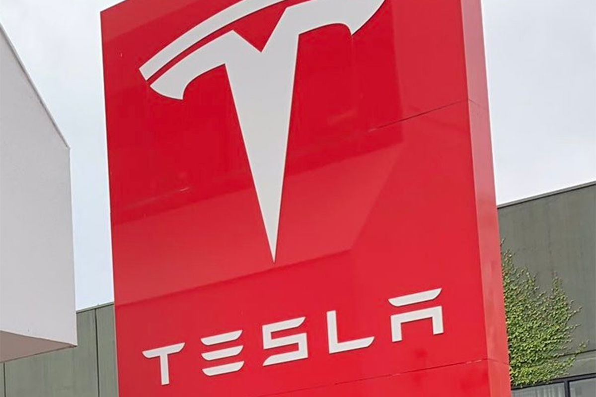 Tesla settles with ex-engineer accused of stealing trade secrets