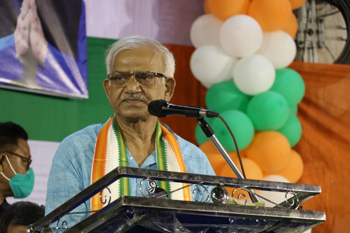 Shovandeb vacates Bhowanipore seat paving way for Mamata to contest bypoll