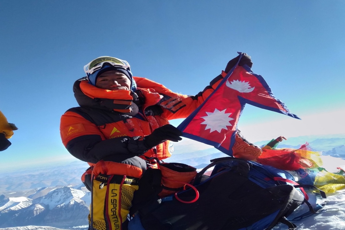 climbing Everest, Nepali Guide, Everest climbers, record breaker
