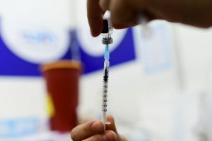 US average daily vaccination drops by over 50%: CDC