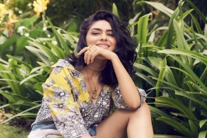 Mrunal Thakur: Dad sits with me during script narrations