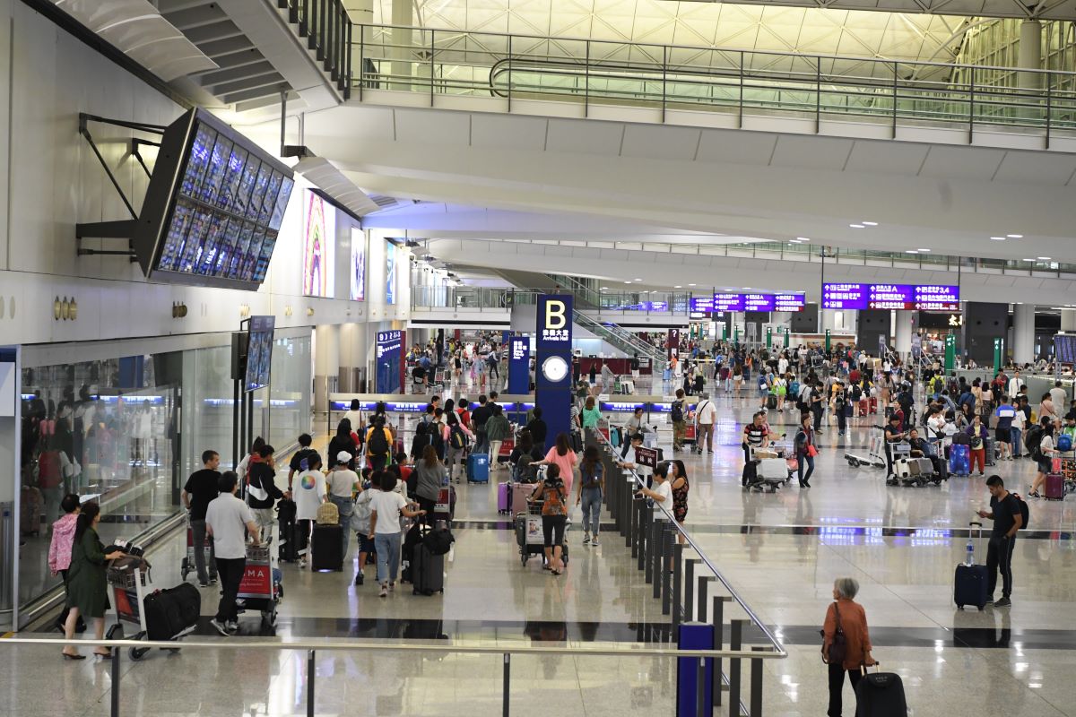 HK to suspend passenger flights from Britain