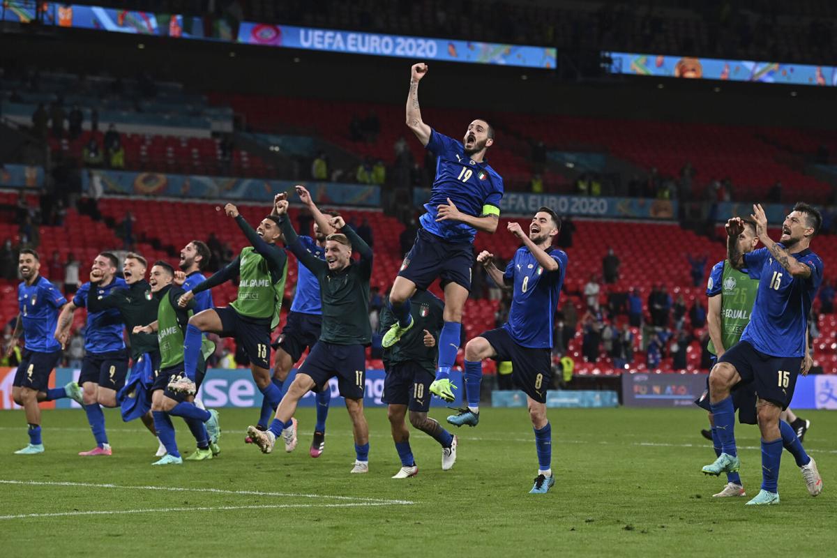 Euro 2020: Italy see off Austria 2-1 in extra time