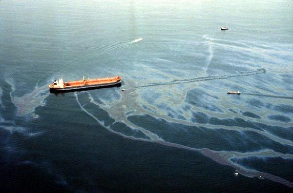 Portuguese ship spills 10 KL oil 450 km off Chennai