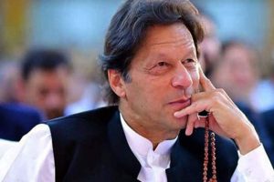 Imran Khan faces rebellion amid looming no-confidence motion