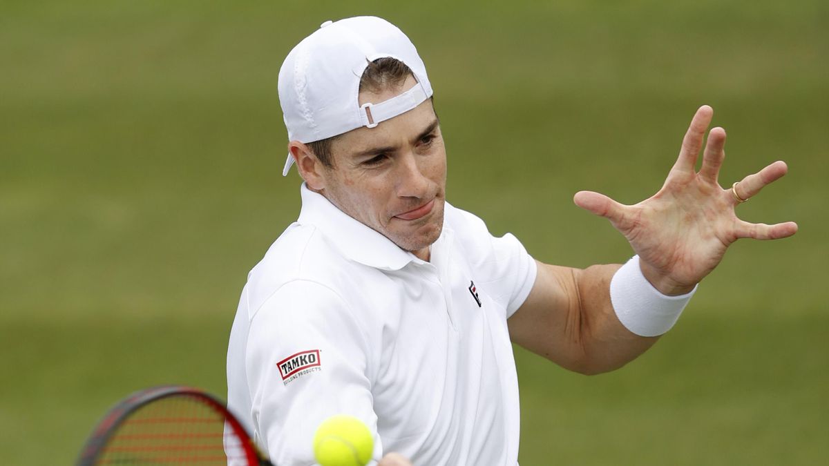 Isner loses in 5 sets on Court 18 at Wimbledon