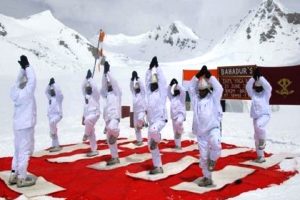 Army, ITBP soldiers practice yoga in freezing temperature at high altitude formations