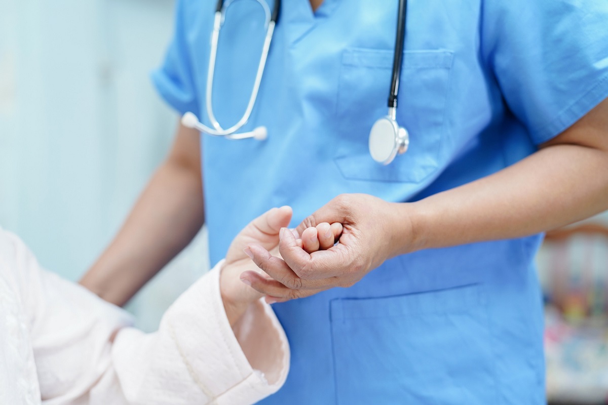 Delhi govt to train 5,000 12th pass youngsters as community nursing assistants