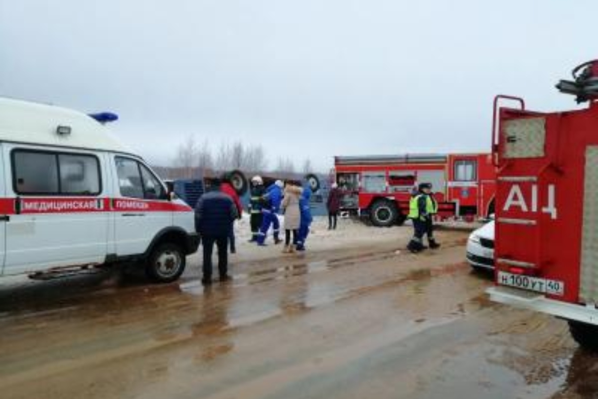 7 people dead after plane crash lands in Russia