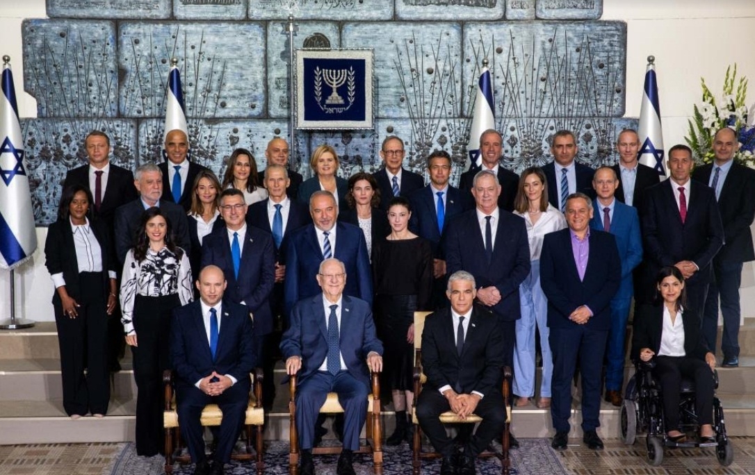 In 12 yrs, Israeli govt sans Netanyahu begins work