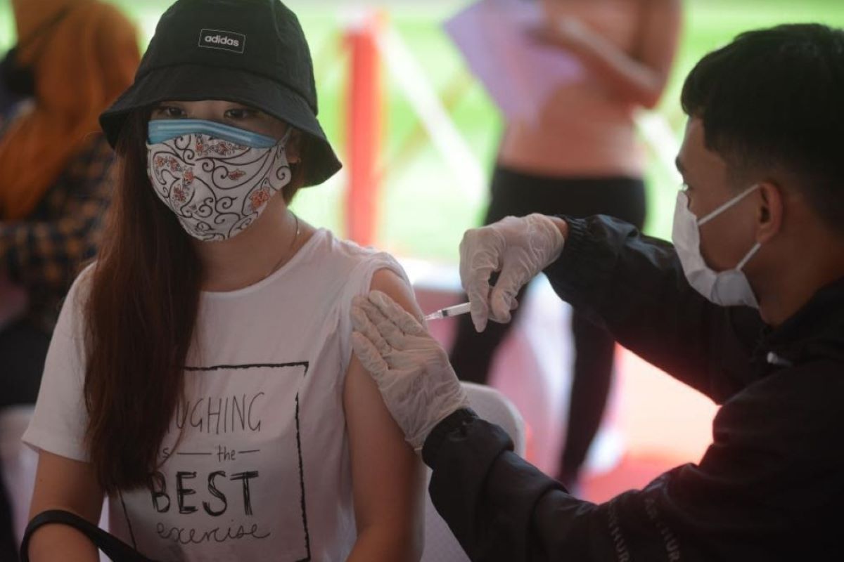 Indonesia aims 2mn vax doses daily in Aug