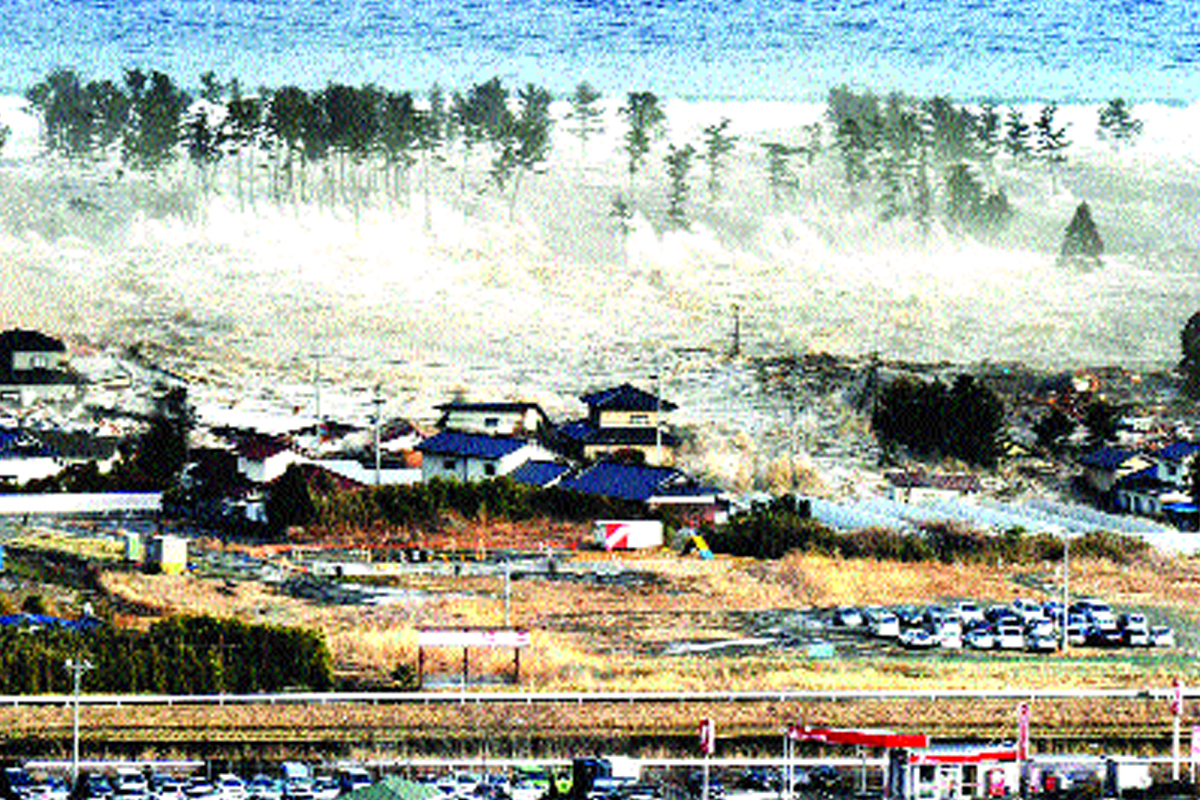 Tracking the 2004 tsunami