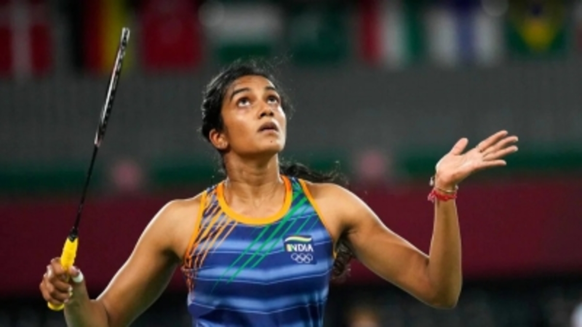 Sindhu makes it to knockout round with win over Hong Kong’s Cheung