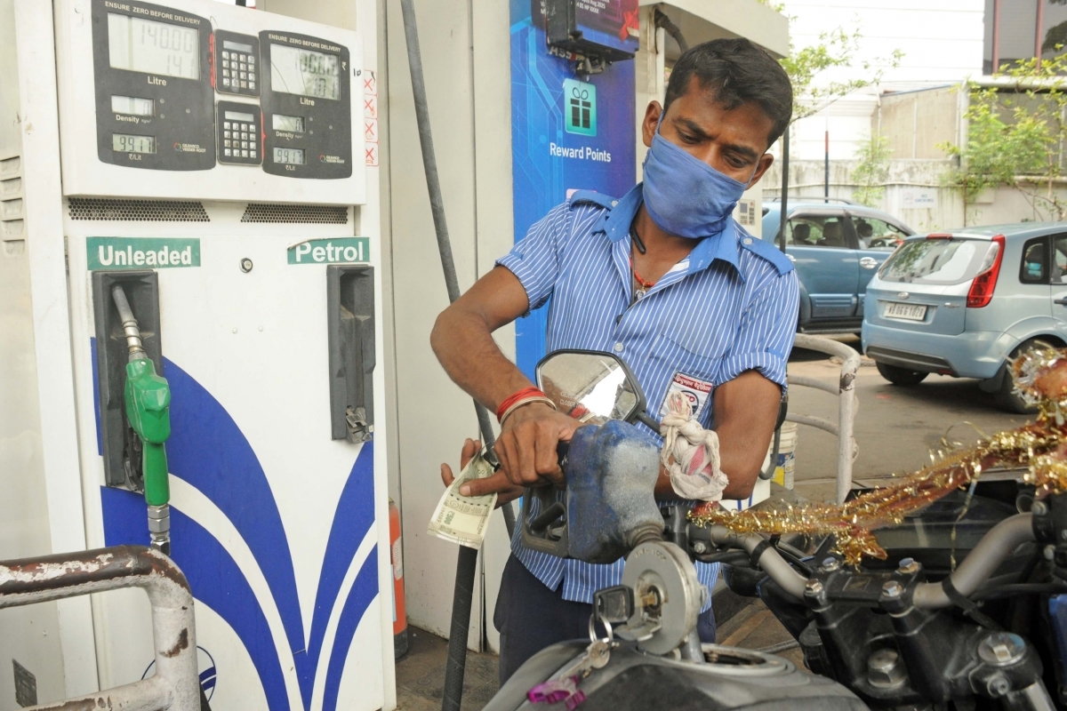 No fuel price hike for 2nd day in a row