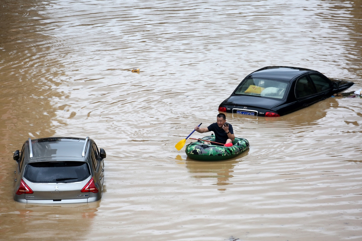 Thousands evacuated as floods hit China