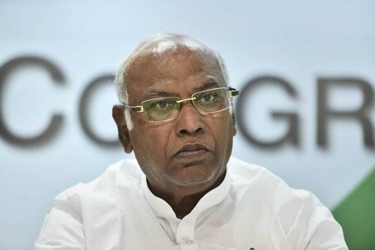 Kharge emerging as top candidate for Congress Prez, Gehlot still in race: Sources
