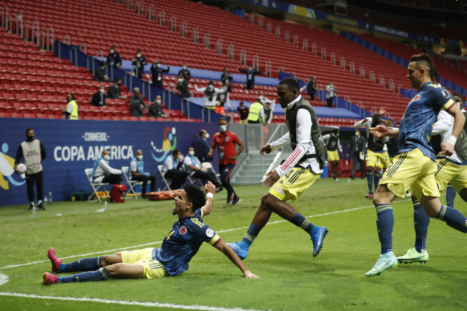 Diaz helps Colombia clinch third place