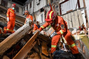 Search ends in Chinese hotel collapse that killed 17