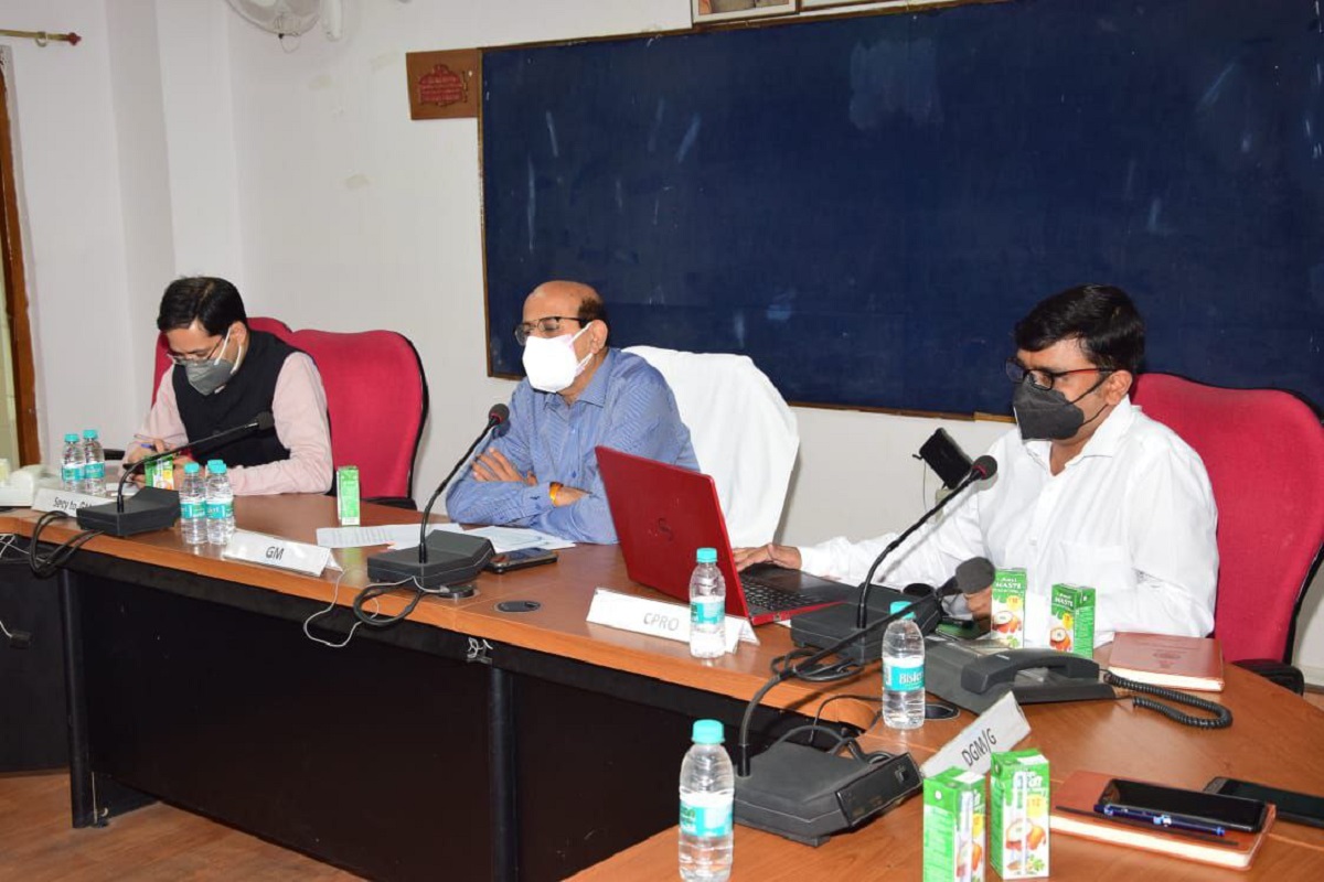 GM highlights achievements of North Central Railway over quarter ending of 2021-22