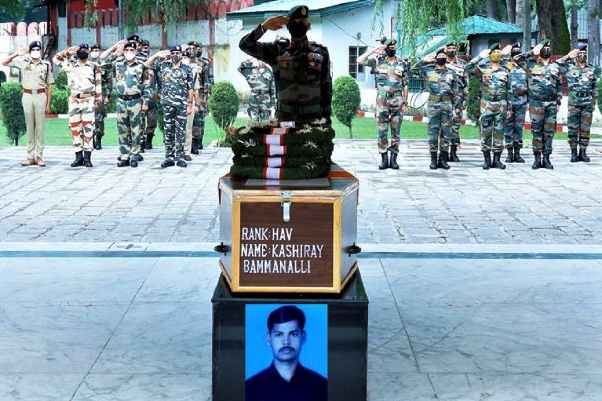 Army pays homage to soldier martyred during encounter with terrorists