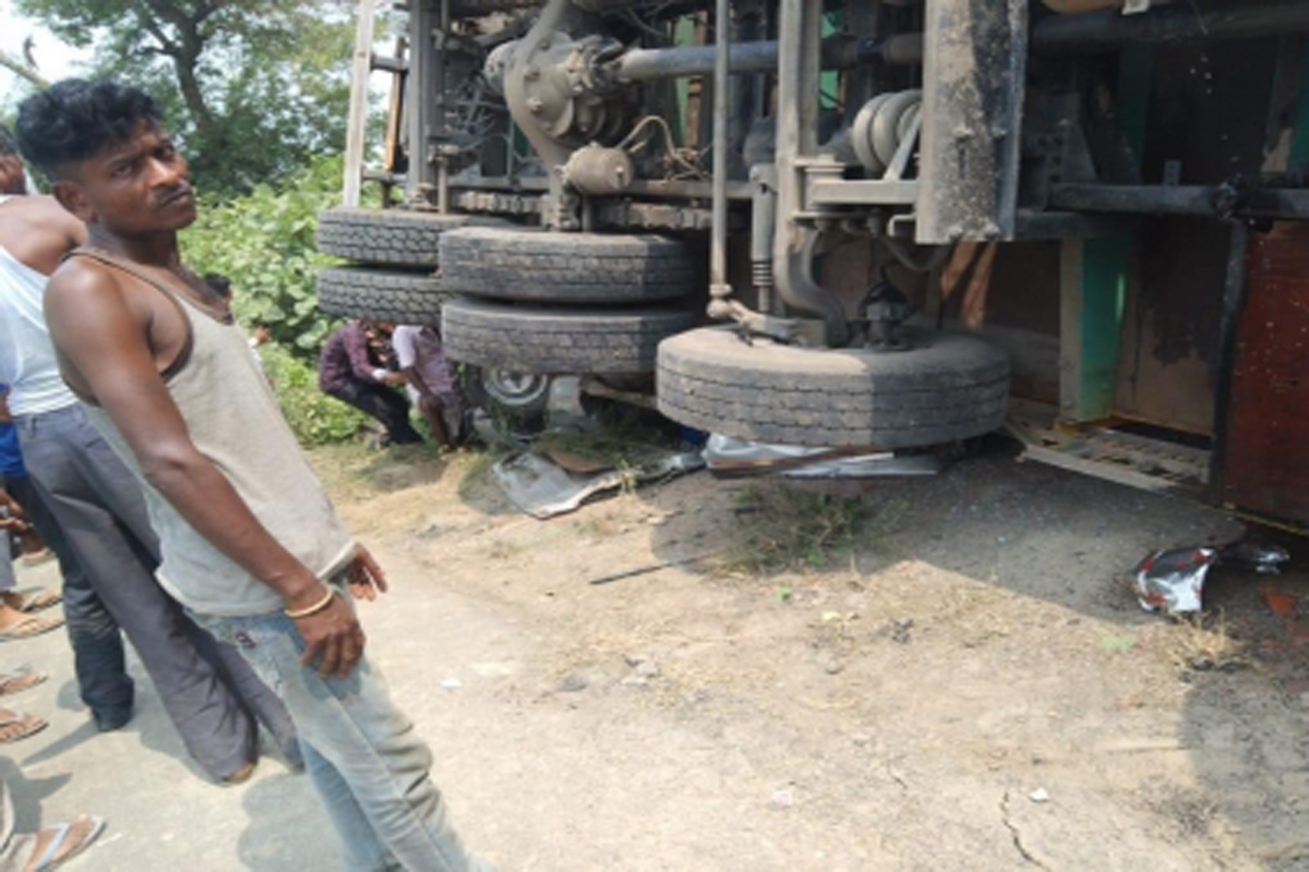18 Kanwar Yatris injured as truck hits Canter in Dausa, Rajasthan