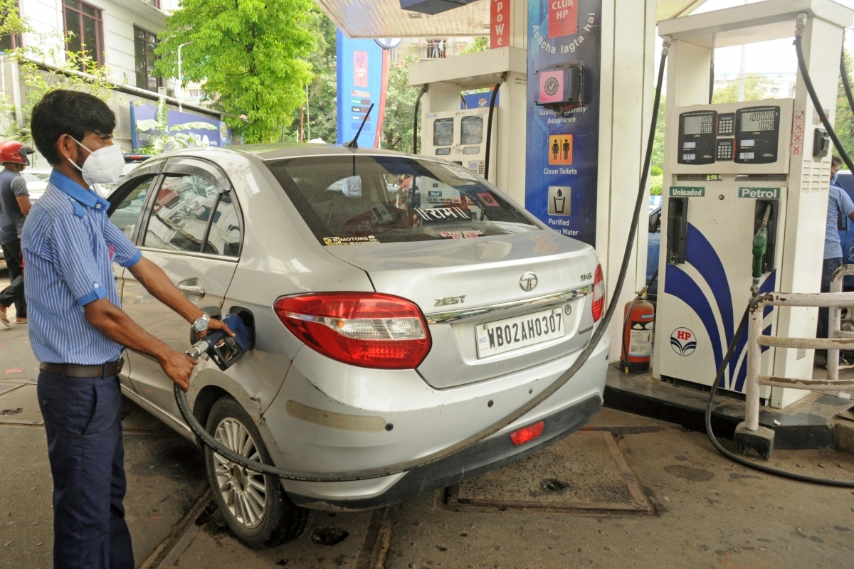 OMCs pause petrol, diesel price hike for 2nd day in a row