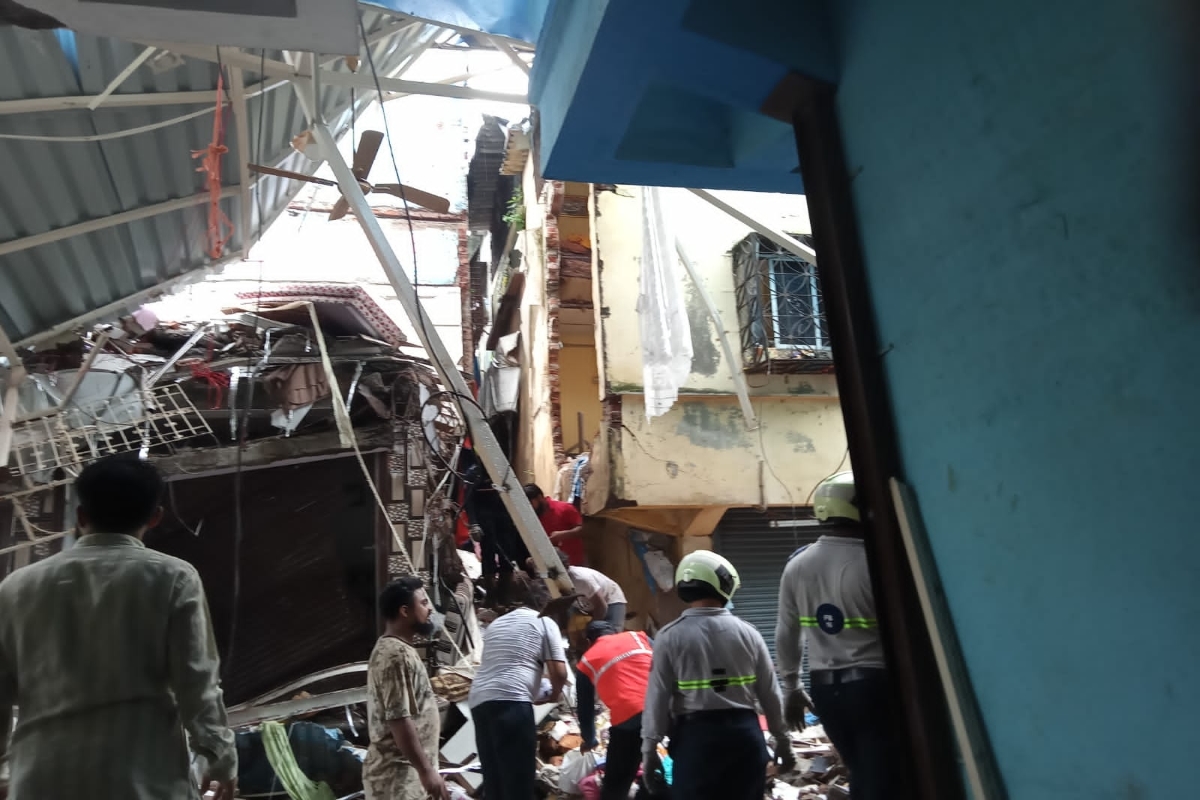 4 killed, 10 injured in Mumbai house collapse