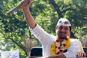 Goa AAP offers cake to defector MLAs; launches clean politics campaign