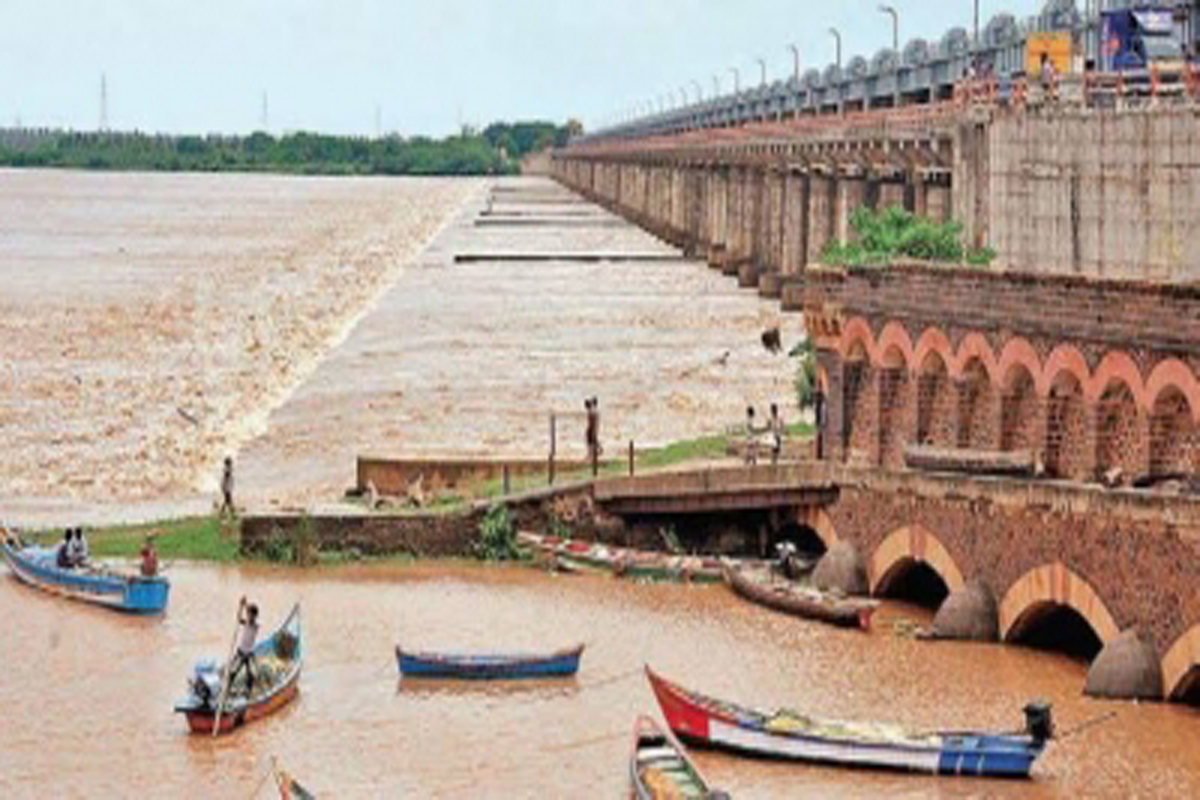 First flood alert withdrawn for Godavari river at Dowleswaram