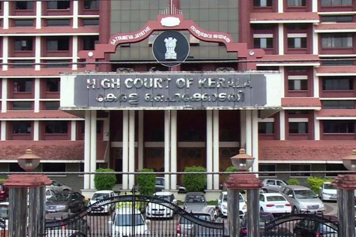 Cash-for-verdict scam: Kerala HC refuses to stay FIR against advocate