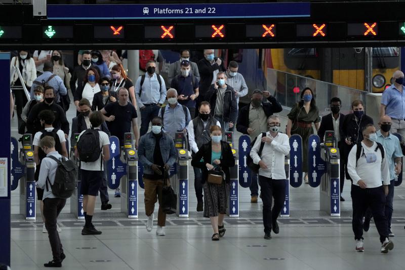 Freedom or folly? UK’s end to mandatory mask sows confusion