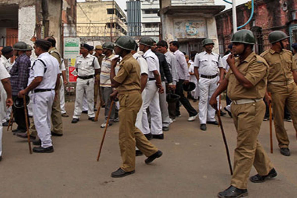 Job seekers clash with police outside WB Police HQ; demand recruitment