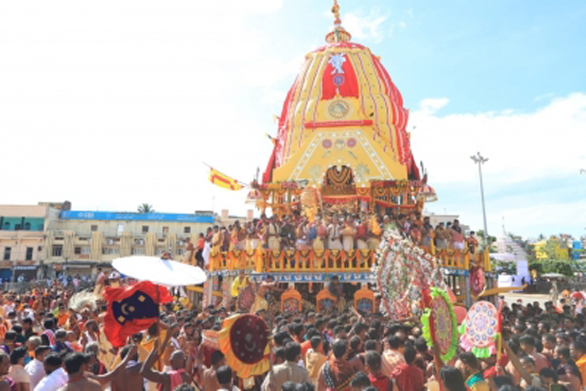 Construction work of 3 chariots for Rath Yatra in full swing at Puri Jagannath Temple