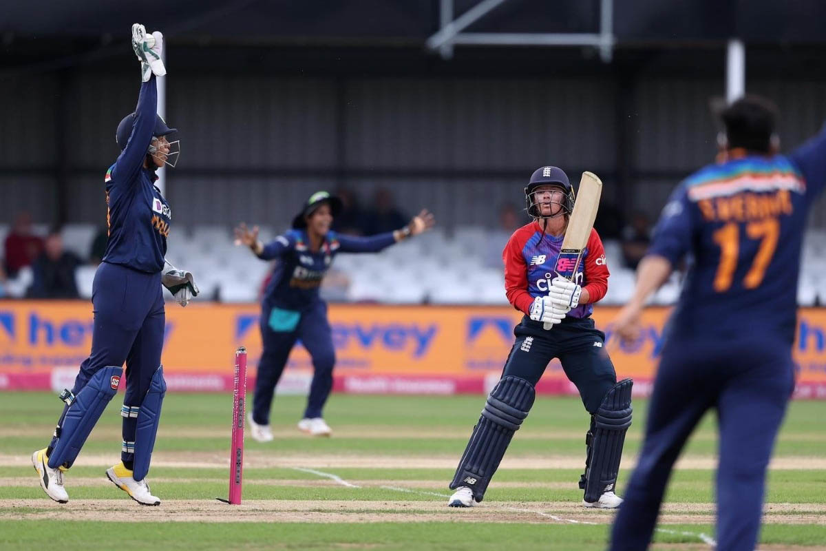 Indian women lose to England in first T20I