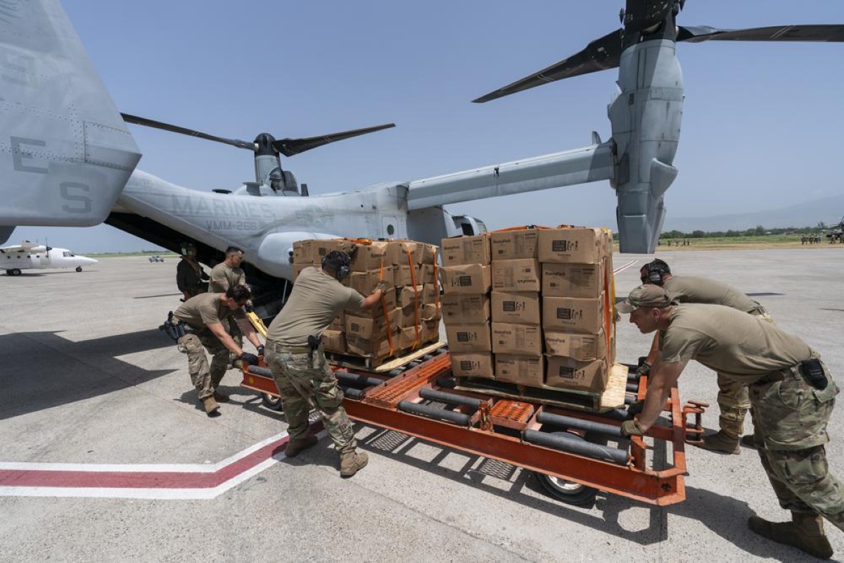 US airlifts food, tents to quake-ravaged southern Haiti