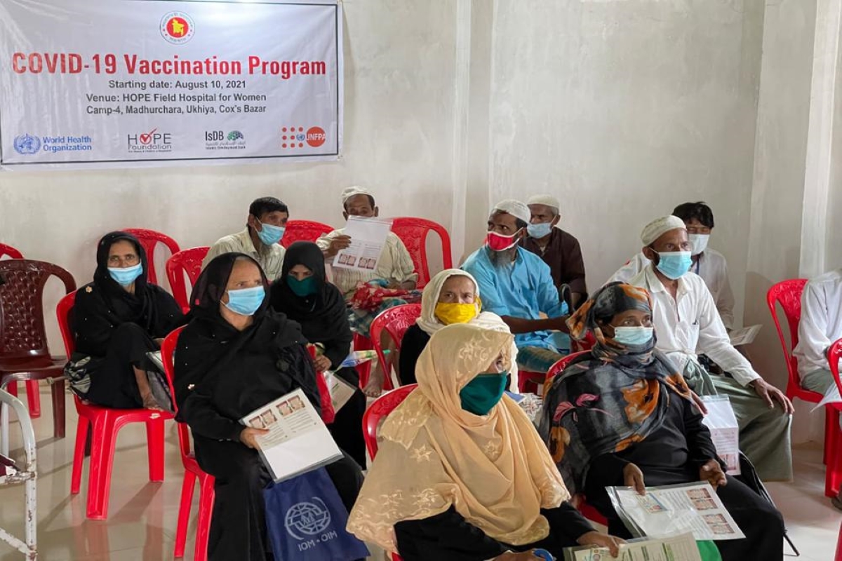 Bangladesh vaccinating Rohingya refugees amid virus surge