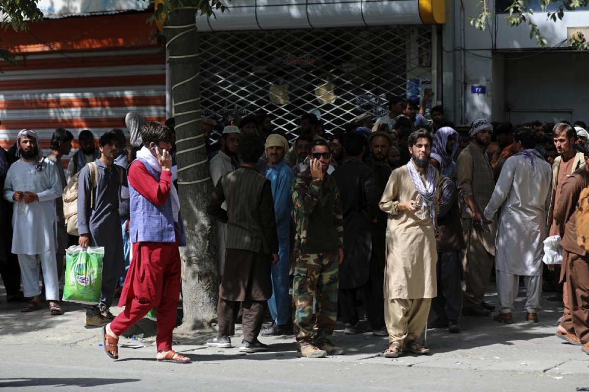 ‘Game over’: Westerners rush to leave Kabul, rescue Afghans