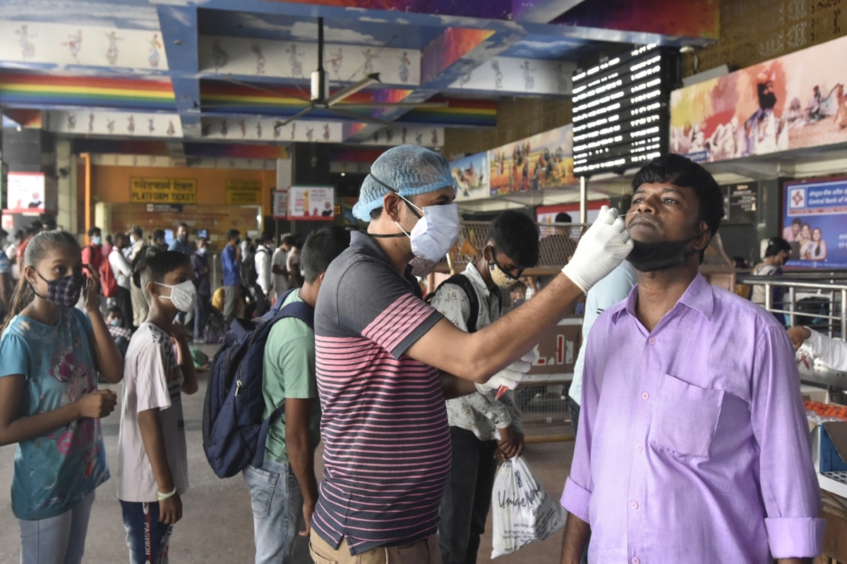 India logs 25,467 new Covid-19 cases, 354 deaths