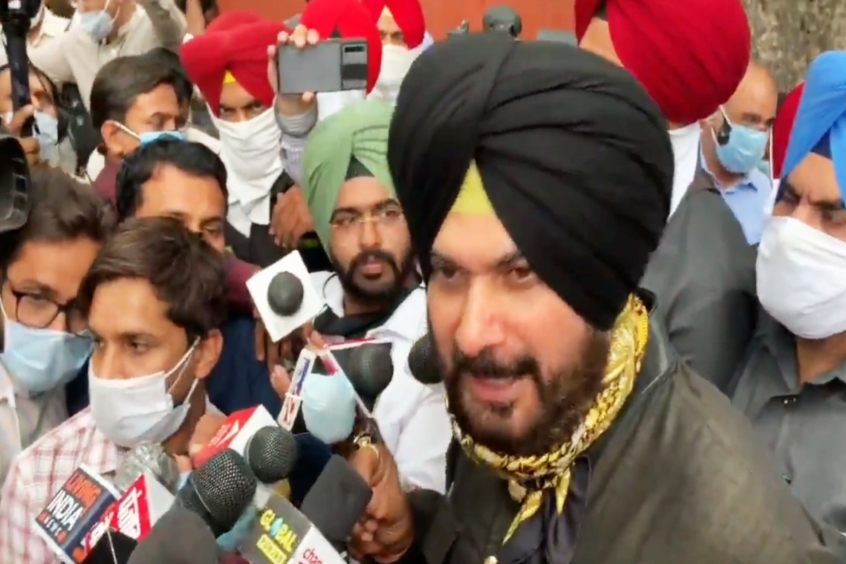 Scrap power purchase pacts, Sidhu asks Punjab CM