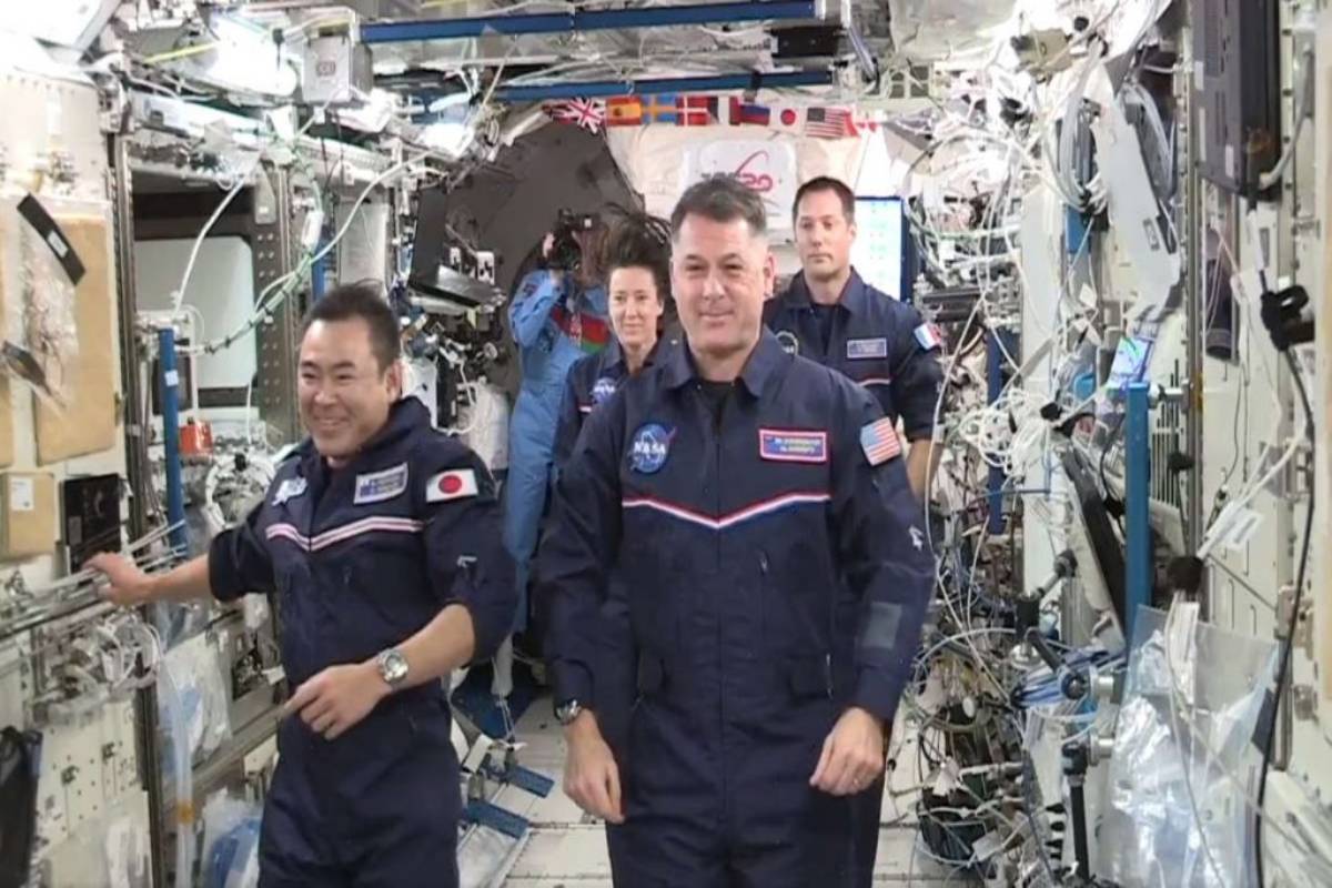 ISS astronauts enjoy space Olympics in zero gravity