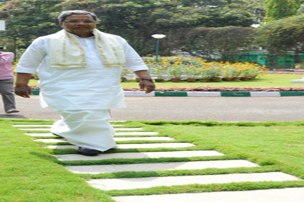 Do not force Karnataka CM to make Delhi rounds: Siddaramaiah