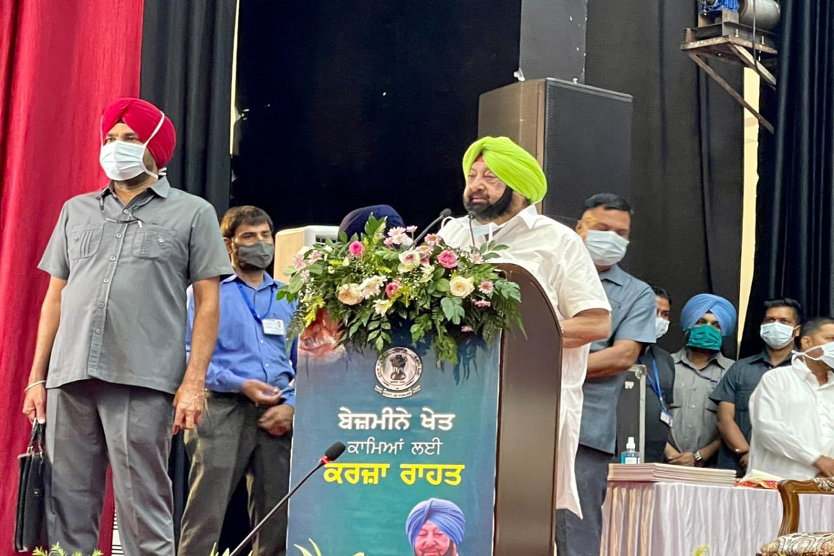 Standing on prestige, Centre not listening to farmers on farm laws : Amarinder